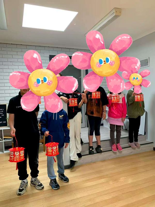 Parents and children at Casey Foundation Chinese School